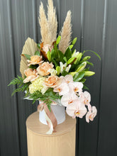 Load image into Gallery viewer, Luxe Hat Box