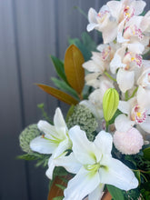 Load image into Gallery viewer, Vase Design