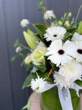 Load image into Gallery viewer, Vase Design