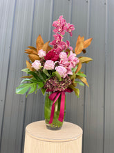 Load image into Gallery viewer, Vase Design