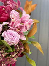 Load image into Gallery viewer, Vase Design